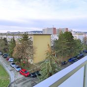 Predaj - 2,5-izbový byt, Čaklovská ulica Ružinov, loggia, balkón.