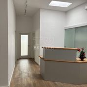 Kancelárie, administratívne priestory 621 m² , Čiastočná rekonštrukcia