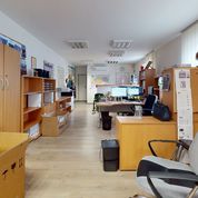Obchodné priestory 90 m² , Kompletná rekonštrukcia