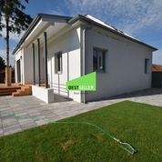 Pozemok pre rodinné domy 1 820 m² 
