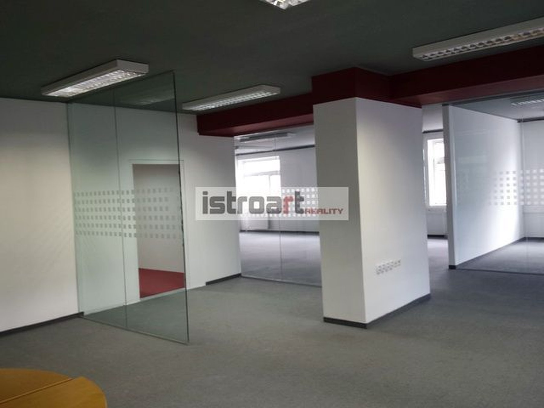 Kancelárie, administratívne priestory 308 m² , Kompletná rekonštrukcia