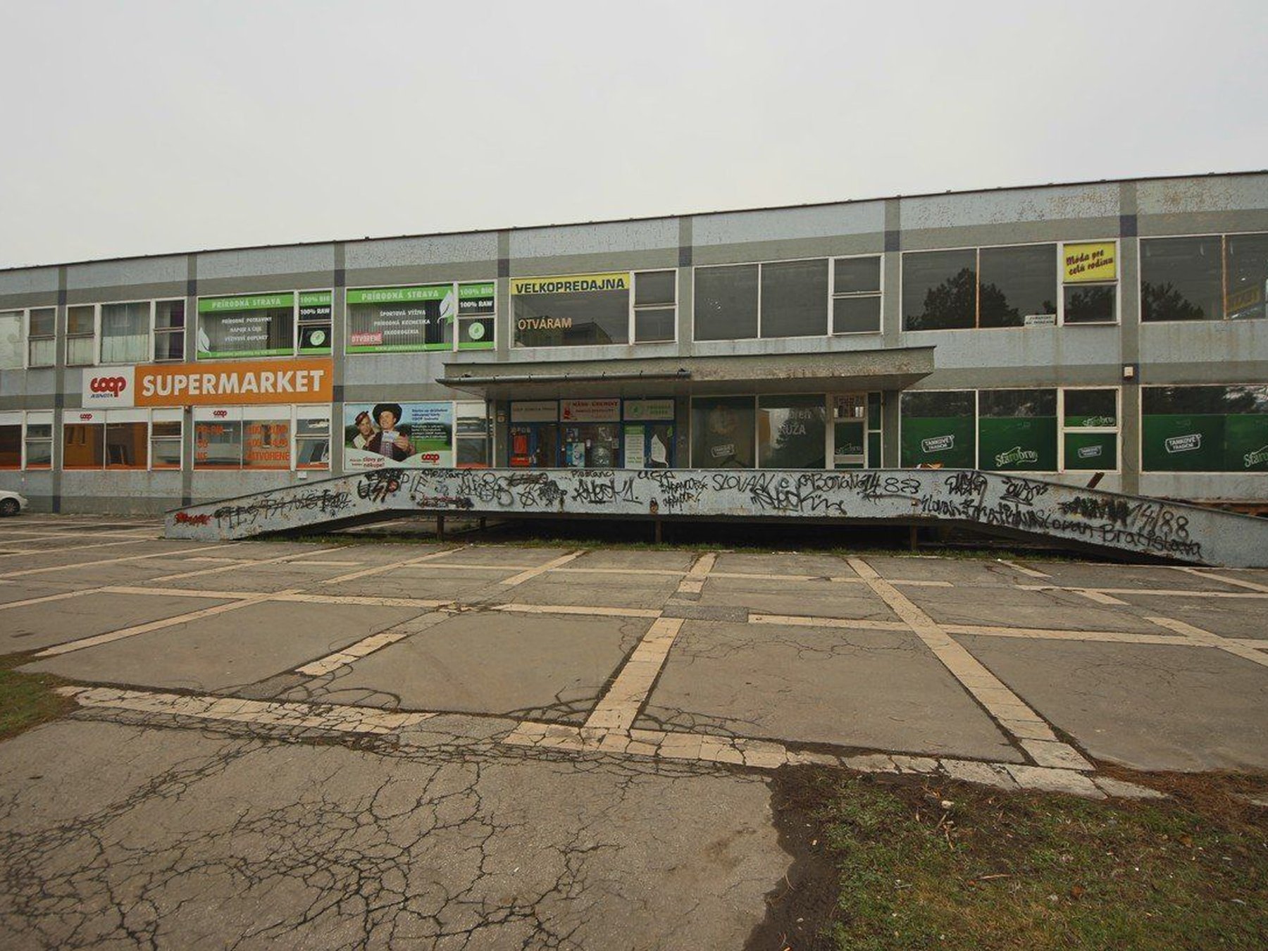 Obchodné priestory 3 699 m² , Pôvodný stav