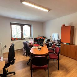 Prenájom reprezentačnej kancelárie 40 m2 s parkovaním v Piešťanoch