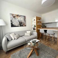 Nový, kompletne zrekonštruovaný 3-izbový byt oproti OC Polus – IHNEĎ VOĽNÝ