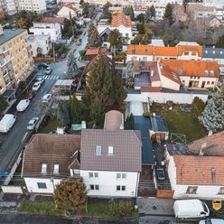 Na predaj rodinný dom s možnosťou bývania a podnikania pod jednou strechou v Bratislave mestská časť