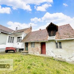 Na predaj rodinný dom s garážou a pozemkom v obci Dubovce