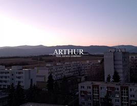 ARTHUR - Slnečný 1 izbový byt s balkónom na ulici M.Chrásteka
