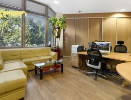 Veľký kancelársky priestor, kompletne zariadený, klimatizovaný, SBS služba v objekte