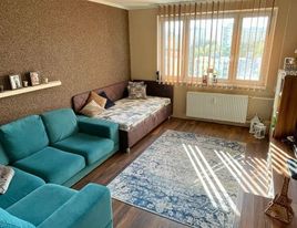 Exkluzívne na prenájom  pekný  3 izbový byt v Sásovej  na Sitnianskej ulici