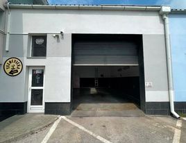 Prenájom garáže/skladu na podnikateľské účely 96 m2, Nitrianska