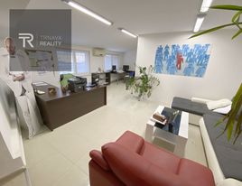 TRNAVA REALITY – kancelária o výmere 60 m2, vlastná kuchyňa a kúpeľňa s WC, Trnava - širšie centrum