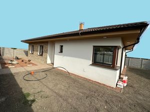  4- izbový rodinný dom v štandarde v obci 2 km od Dunajskej Stredy