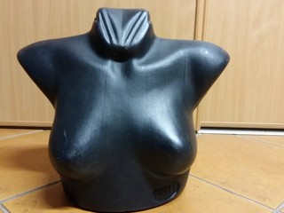 Figurína dámska dekolt hrudník prsia