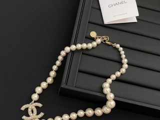 Dámsky náhrdelník Chanel