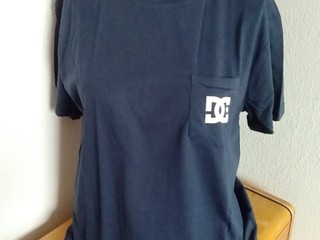 Modré značkové tričko zn. DC v. S nové