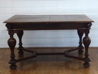 Stôl starožitný alžbetínsky ( 35 ) .