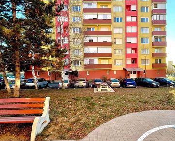 Znížená cena-Slnečný 3,5-izbový byt s balkónom a loggiou vo VK