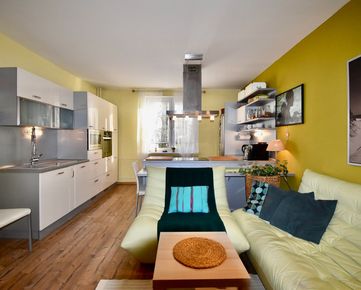 Pekne dispozične prerobený 3 izbový byt v tehlovom dome s novým balkónom v Ružinove