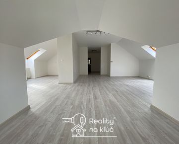 Na predaj veľký podkrovný 2-izbový byt na Andovskej ulici v Nových Zámkoch