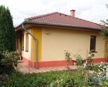 Na predaj šikovný rodinný dom v obci Kráľová nad Váhom okres Šaľa. 