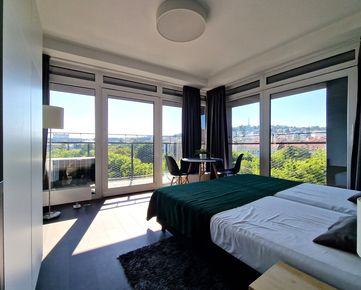 Slnečný 1 izbový apartmán s výhľadom na hrad - Rezidencia Žilinská
