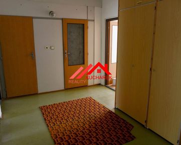 Kuchárek-real- Ponúka 3 izbový byt na sídlisku Kyčerka Čadca.