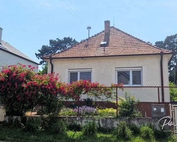 Na predaj 3-izbový dom s garážou v širšom centre mesta Nitra.