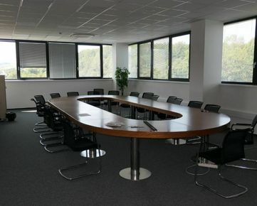 Moderné kancelárske priestory na prenájom s parkovaním, od 36 m2 - 520 m2, Žilina okrajová časť.