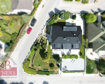 3D obhliadka, YouTube Video! Ponúkame Vám na predaj exkluzívny 7i rodinný dom v top lokalite Pod Brezinou v Trenčíne.
