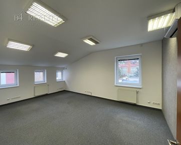 Lukratívne kancelárske priestory, 67 m2, klimatizácia, Trenčín, Piaristická ul.