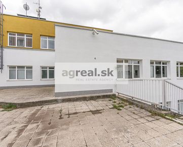 Samostatná časť budovy - škôlka, ambulancie, fyzio, administratíva 506 m², parking, Višňová ulica - Kramáre