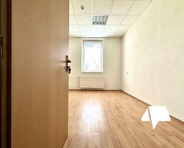 Podnájom - KANCELÁRIA č. 14 - 15,50 m2 - NITRA CENTRUM