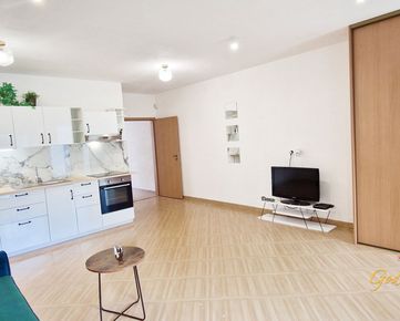 GODDESS PROPERTY - Exkluzívne na PREDAJ 2-izbový byt 55 m2 s PARKOVANÍM a s predzáhradkou, ulica VÁPENNÁ - RUŽINOV