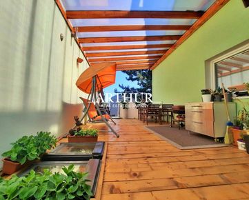 ARTHUR - Na predaj viacpodlažný rodinný dom v Dúbravke, slepá ulica s výhľadom do zelene