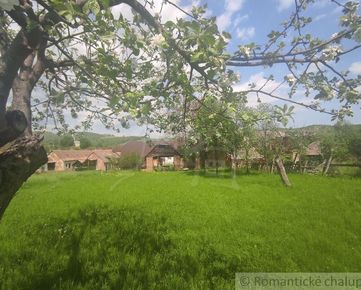 Gánkový dom s veľkou záhradou v malebnej dedinke Uhorské