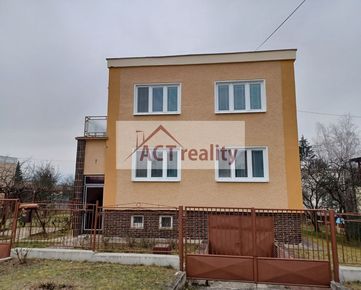 ACT REALITY- EXKLUZÍVNE: Rodinný dom s garážou, 4+1, podpivničený, 683 m2, Prievidza