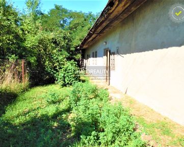Predaj, pozemok 1490 m2 so starším rodinným domom Hronovce, Domaša