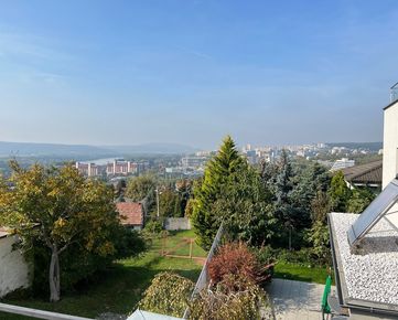 PREDAJ: Bratislava - Staré Mesto - veľký 5-izbový byt, záhrada, garáž, výhľad na Dunaj
