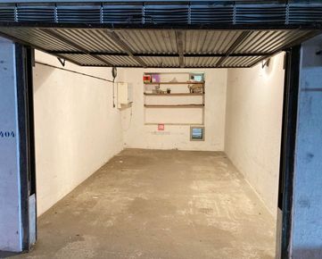 HERRYS - Na prenájom samostatná garáž v parkovacom dome v Karlovej Vsi
