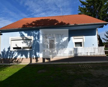 3 - izbový rodinný dom 100 m2 , pozemok 1000 m2 obec -  Dunakiliti