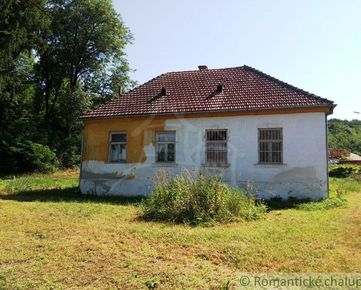 Zachovalý  bývalý  mlyn na väčšom pozemku v obci Modrovka na predaj