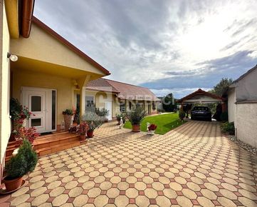 Ponúkame na predaj krásny dvojpodlažný 6 izbový rodinný dom, obec Pernek pri Malackách