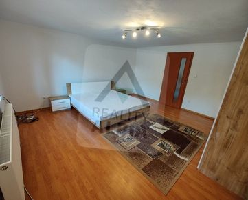 3-izbový byt v rodinnom dome na prenájom, Stránska, Sásová, Banská Bystrica