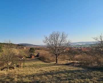 Predaná 9 ár. záhrada Nitra-Drážovce pekné prostredie pod Zoborom