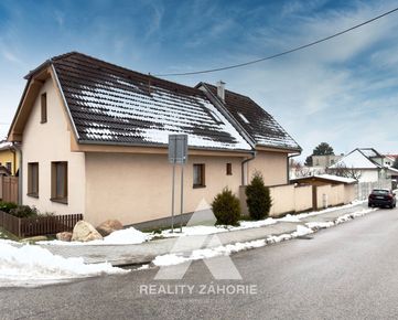 Na predaj samostatne stojaci 5-izbový rodinný dom v Lozorne
