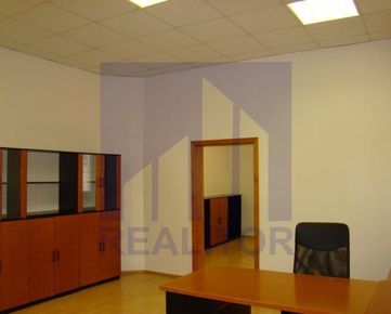 Prenájom - kancelársky priestor 86 m2, Banská Bystrica, centrum.