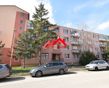 Kuchárek-real: Ponúka 3 izbový byt v dobrej lokalite sídlisko Juh,  Bystrická ul. Pezinok.