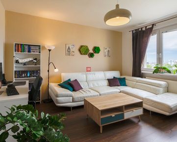 HERRYS - Predaj - kompletne prerobený príjemný 3-izbový byt vo veľmi dobrej lokalite v Petržalke