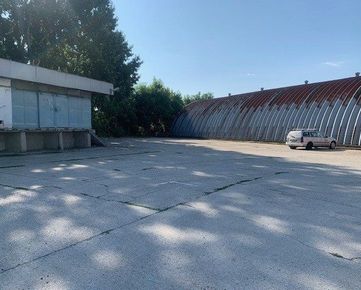 Parkovná /odstavná plocha na prenájom v uzavretom areáli 1318 m2, Nitra Chrenová