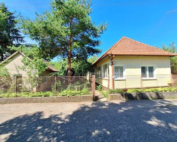 DIRECTREAL|ODPORÚČAM VIDIEŤ! Na predaj 3-izbový rodinný dom v tichej uličke, Michal nad Žitavou, 1536m2 pozemok